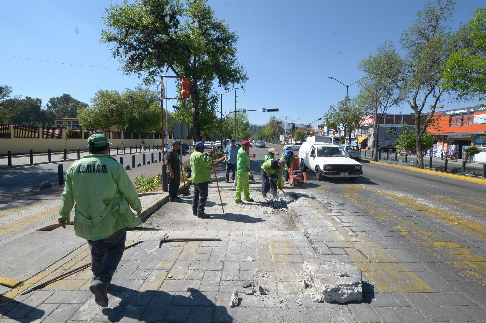 Gobierno Municipal inicia reparación de concreto hidráulico en Calzada Juárez