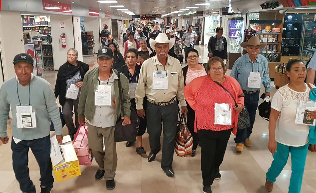 El Gobierno del Estado reúne a adultos mayores de Villamar con sus hijos en EU