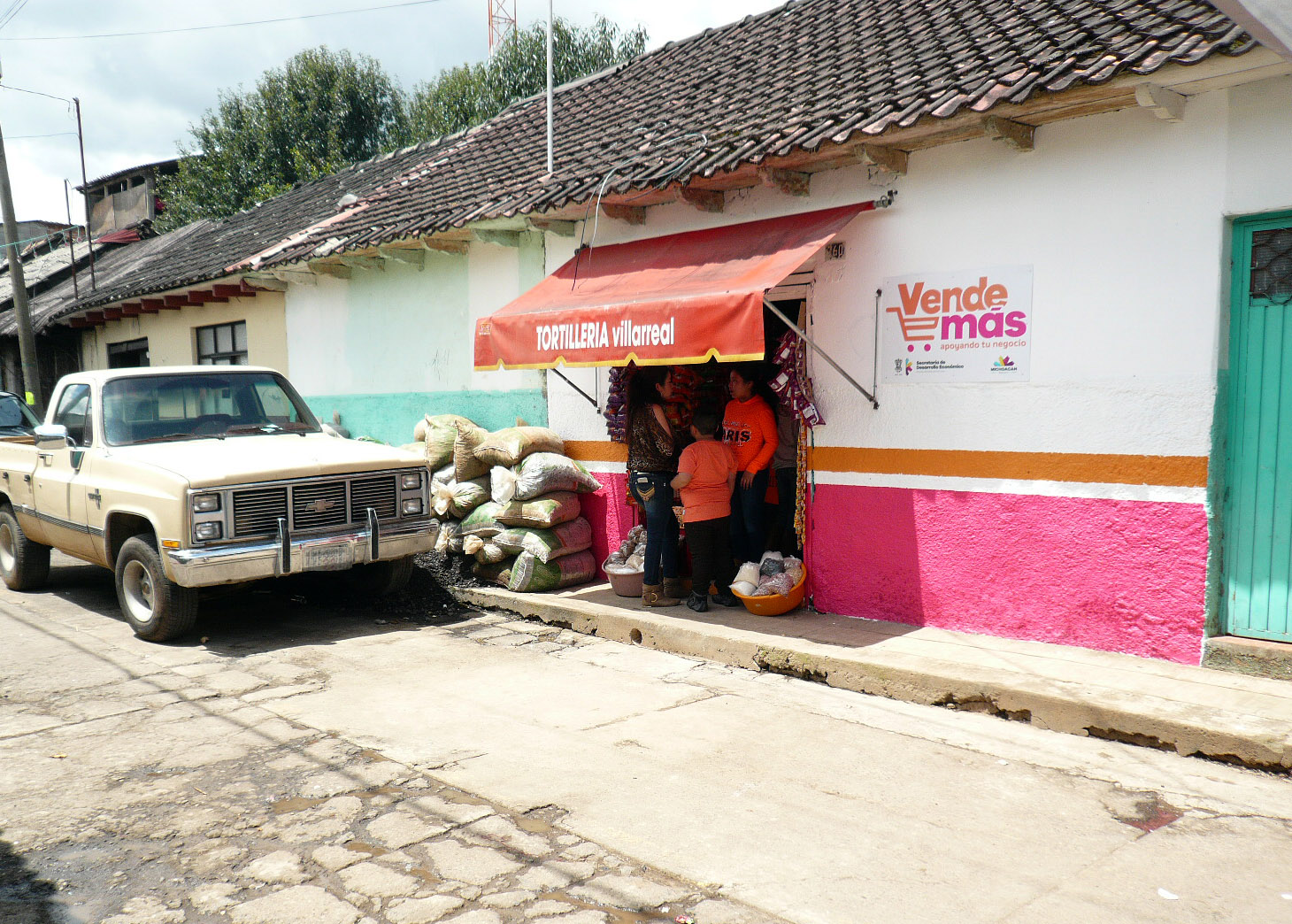 Apoya Sedeco a microempresarios de Cenobio Moreno con Vende Más