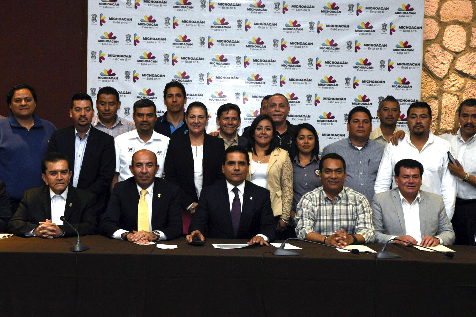 Sostiene Gobernador reunión con líderes sindicales del nivel medio superior y superior