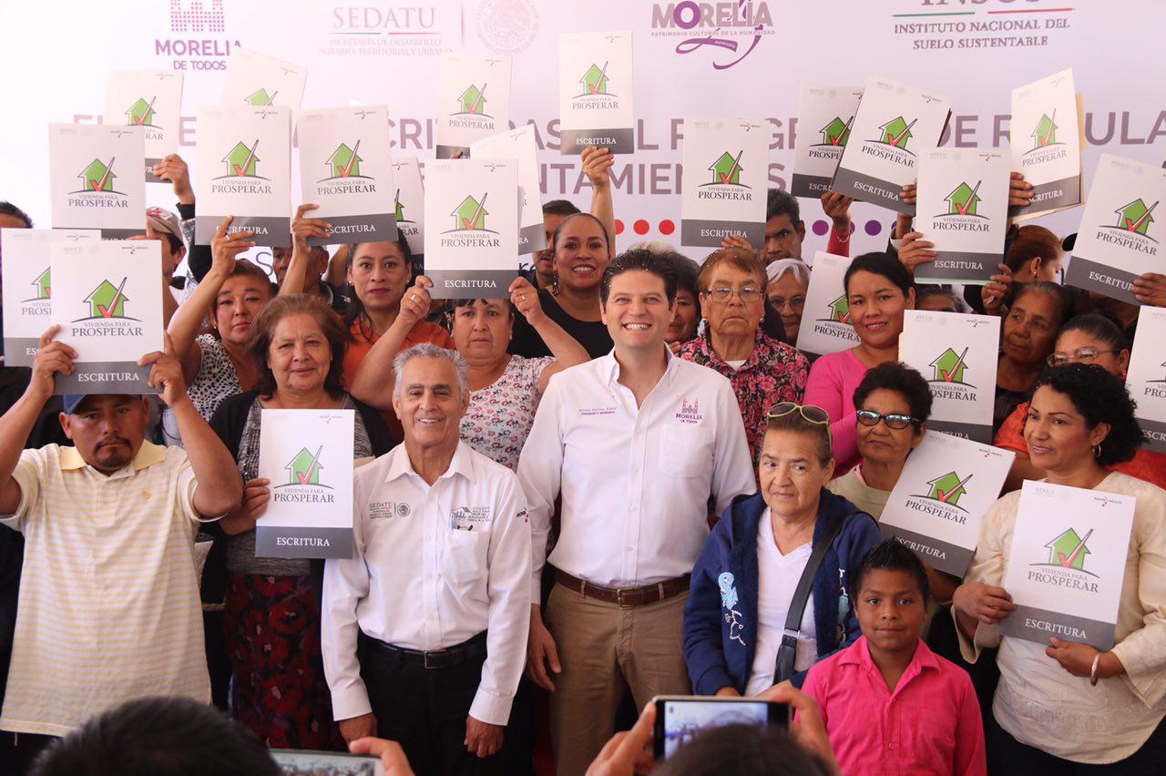 Alfonso Martínez brinda certeza jurídica a habitantes de la zona rural de Morelia