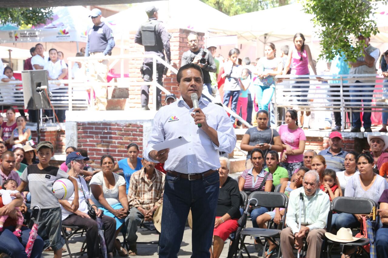 Tumbiscatío tendrá estabilidad y más seguridad: Silvano Aureoles