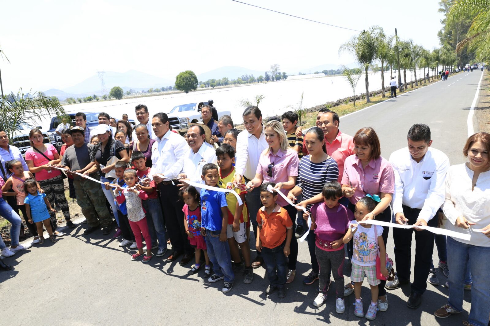 Inaugura Silvano Aureoles obras viales por 3.5 mdp en Zamora