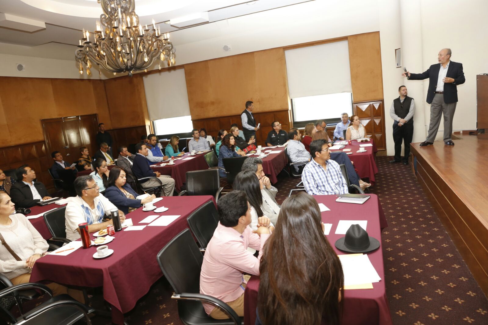 Sectur capacita a prestadores de servicios turísticos de los Pueblos Mágicos de Michoacán