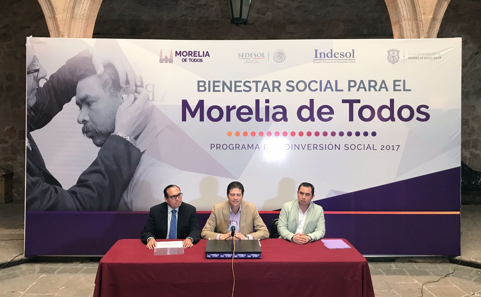 Acahuato beneficiado con rehabilitación de camino y acceso a las Maravillas