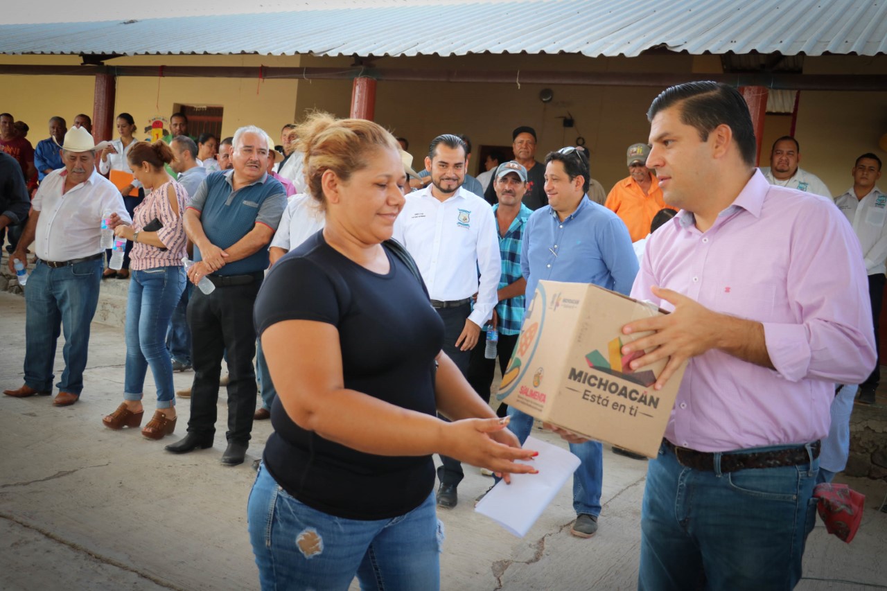 Inicia entrega de programa “Sí Alimenta” en Apatzingán