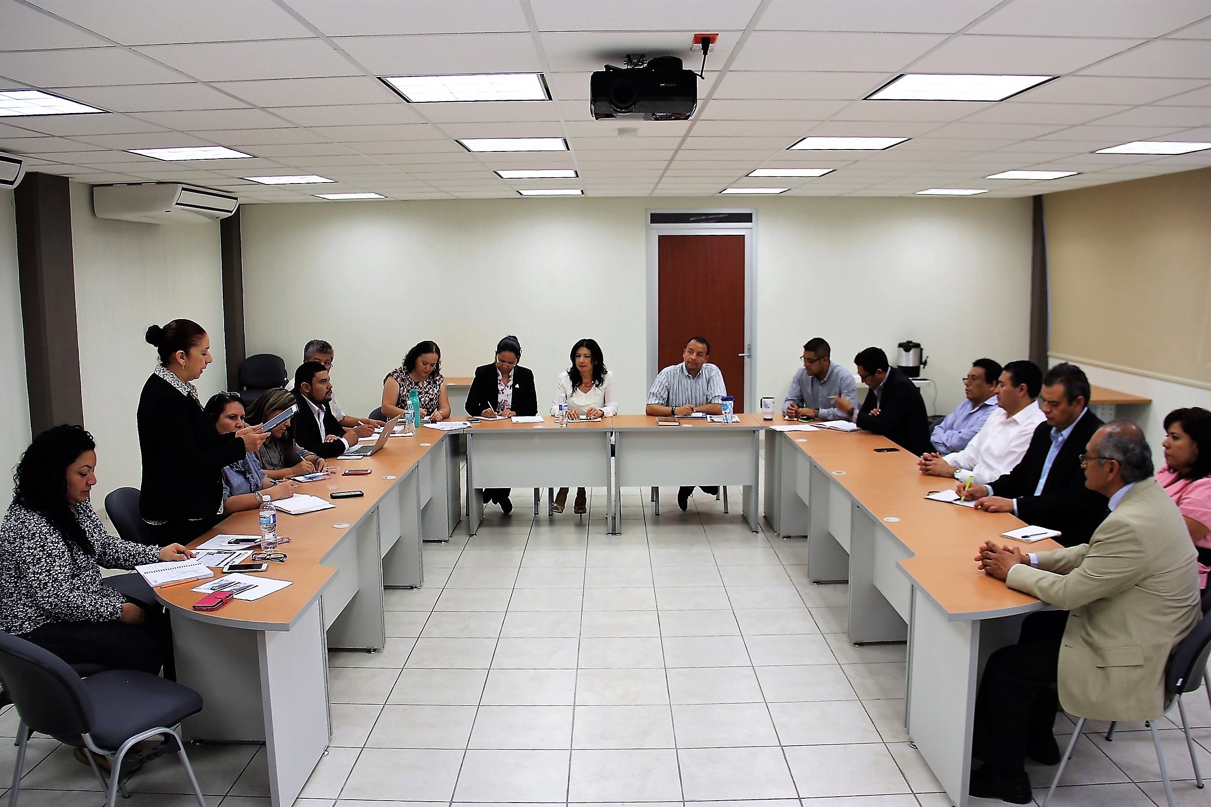 Univim consolida su planta docente