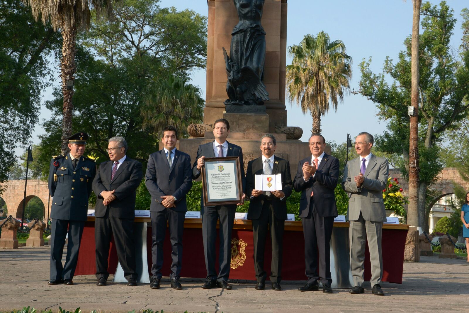 Ayuntamiento hace justicia al entregar presea Generalísimo Morelos a la UMSNH: Alfonso Martínez