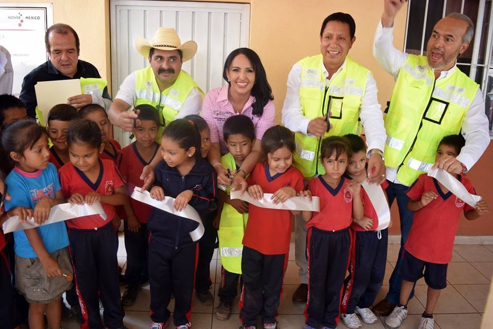 Dignifica IIFEEM escuelas de Tzitzio