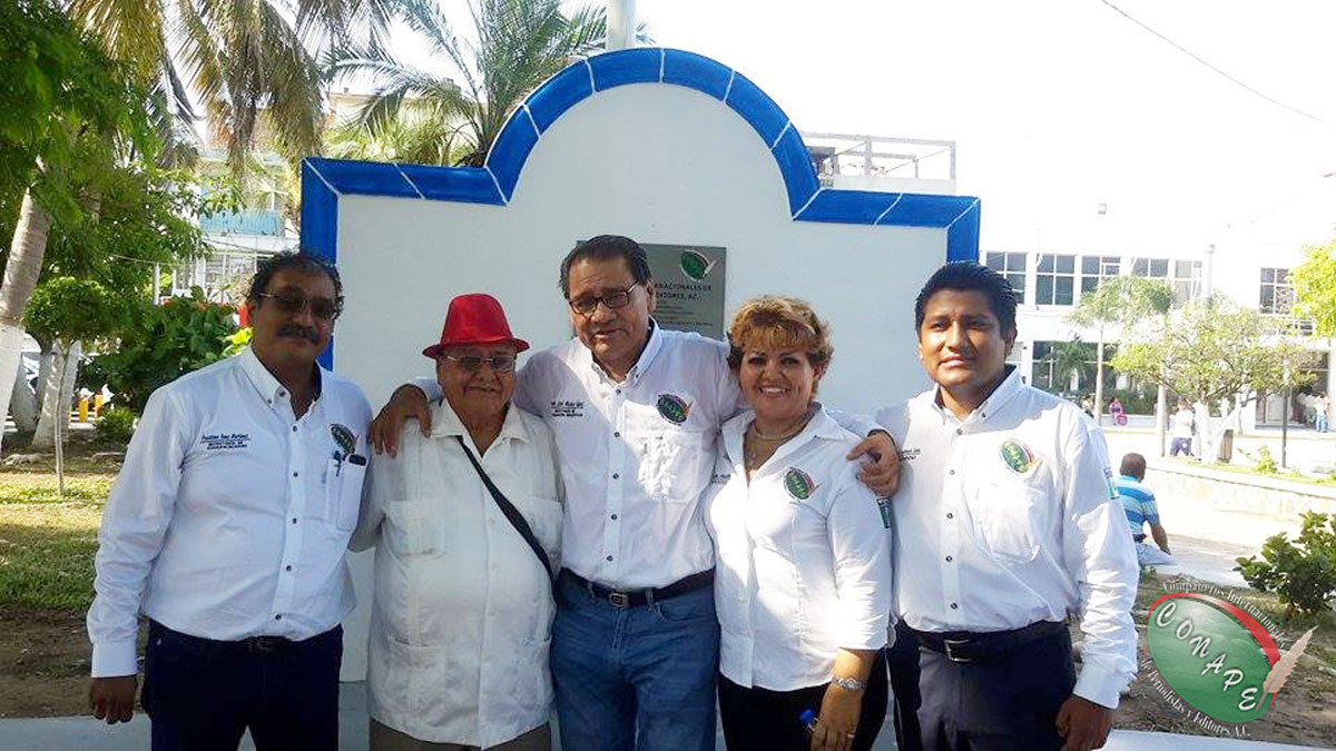 CONAPE Oaxaca devela placa para conmemorar el Día de la Libertad de Expresión
