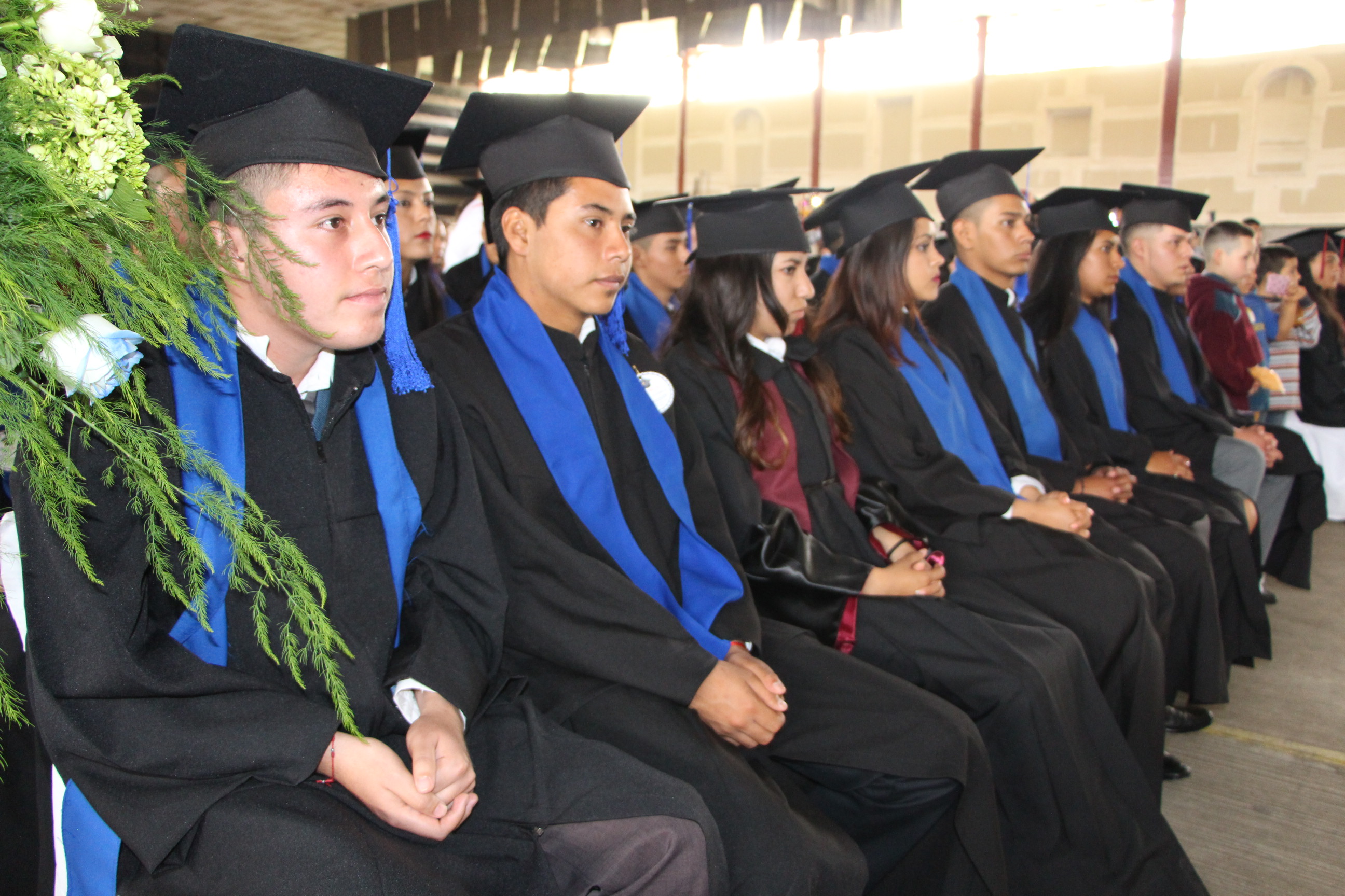Casi 6 mil estudiantes del CECyTEM concluyeron su especialidad y bachillerato general