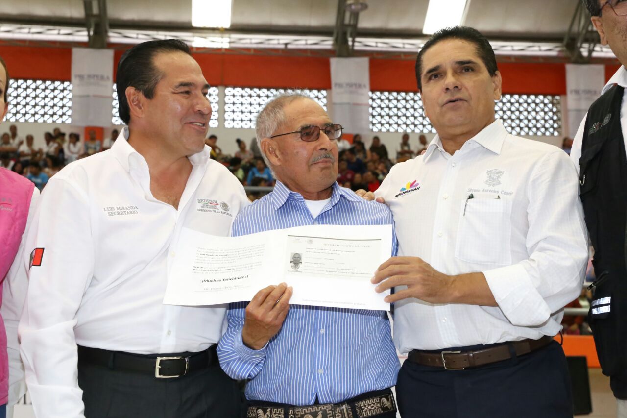 Apoyar a los michoacanos que menos tienen, nuestra prioridad: Silvano Aureoles