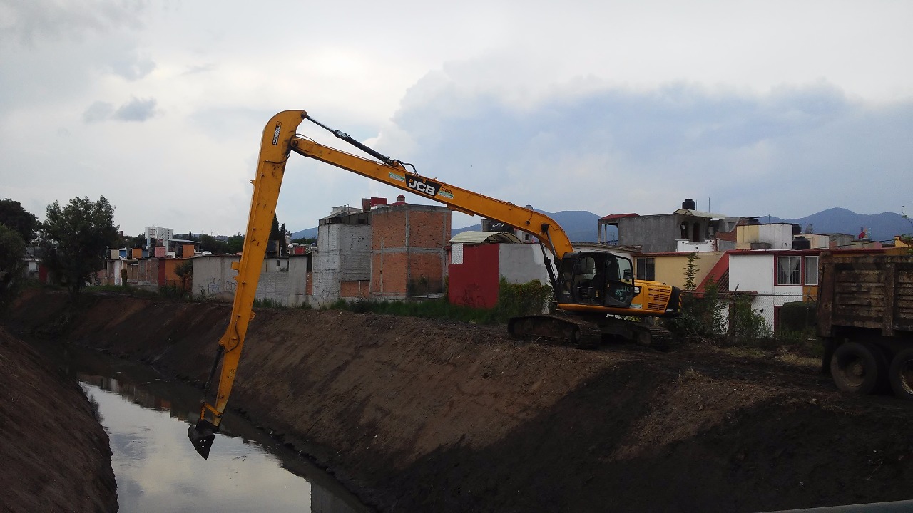 Realiza OOAPAS trabajos de limpieza sobre el Río Grande