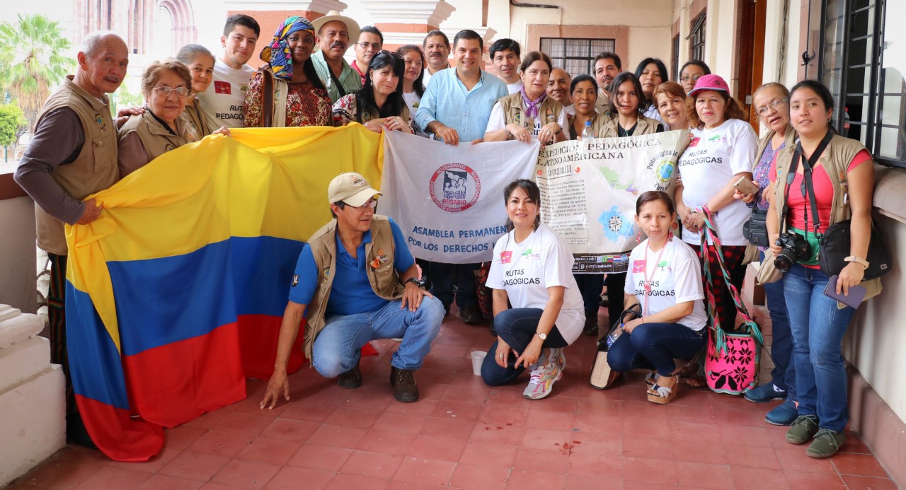 Presidente Municipal de Apatzingán recibe a docentes de Colombia, Perú y Argentina