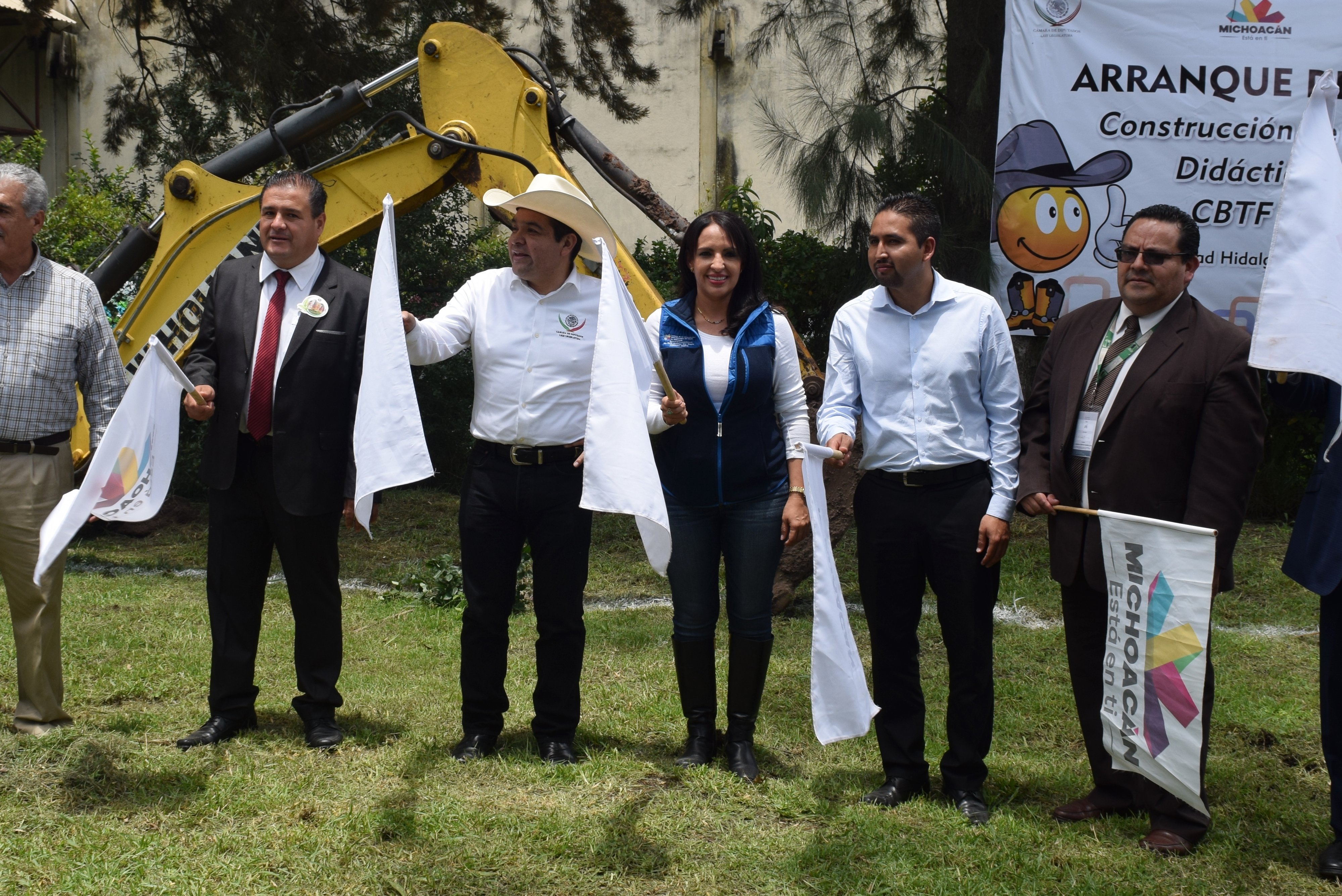 Inicia IIFEEM dignificación de CBTF de Ciudad Hidalgo