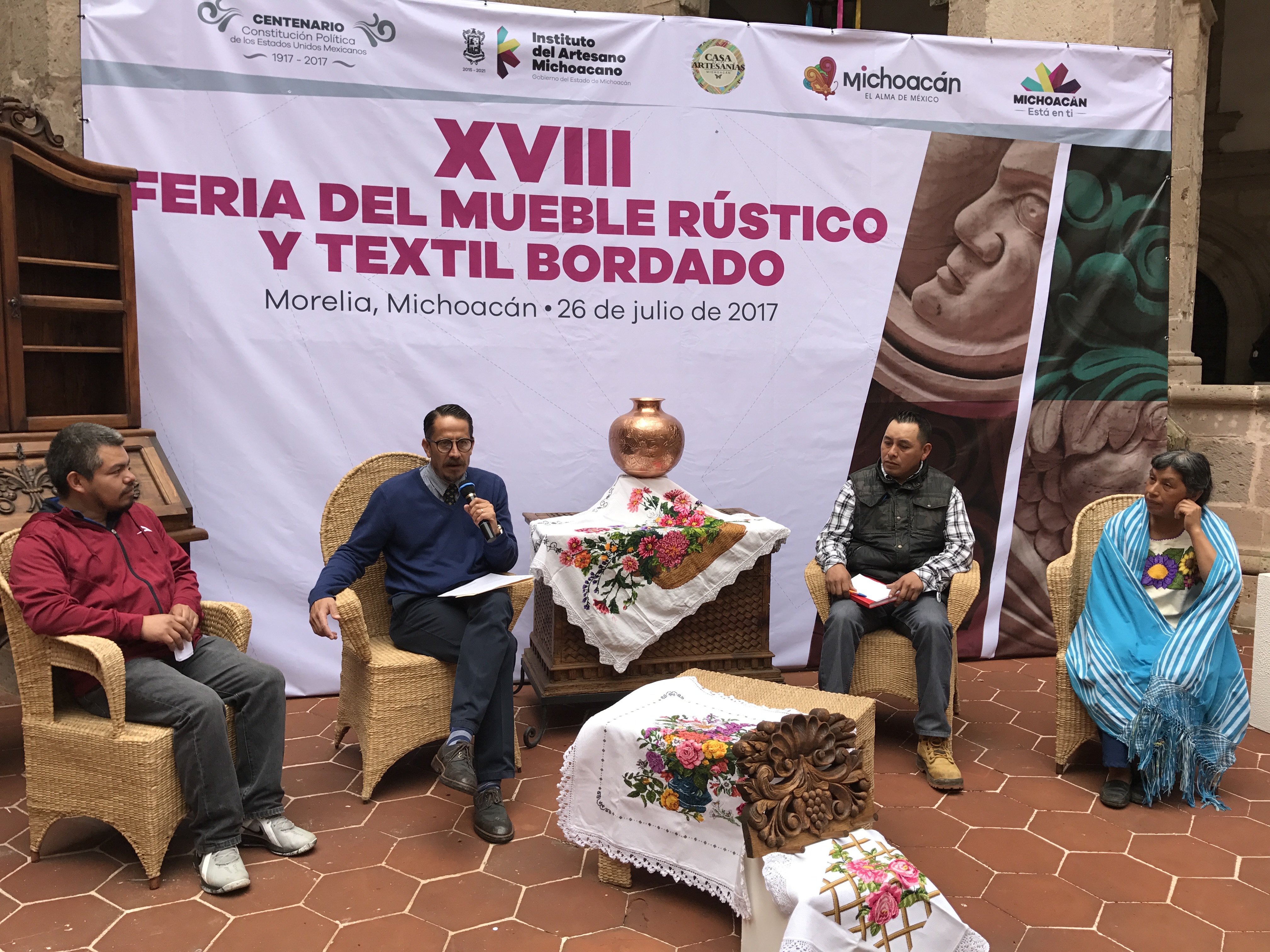 Invita Pichátaro a disfrutar su riqueza artesanal