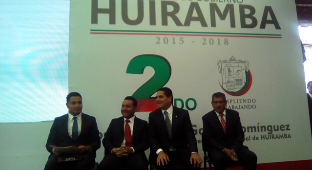 El Gobernador del Estado asiste al Segundo Informe de Gobierno en Huiramba