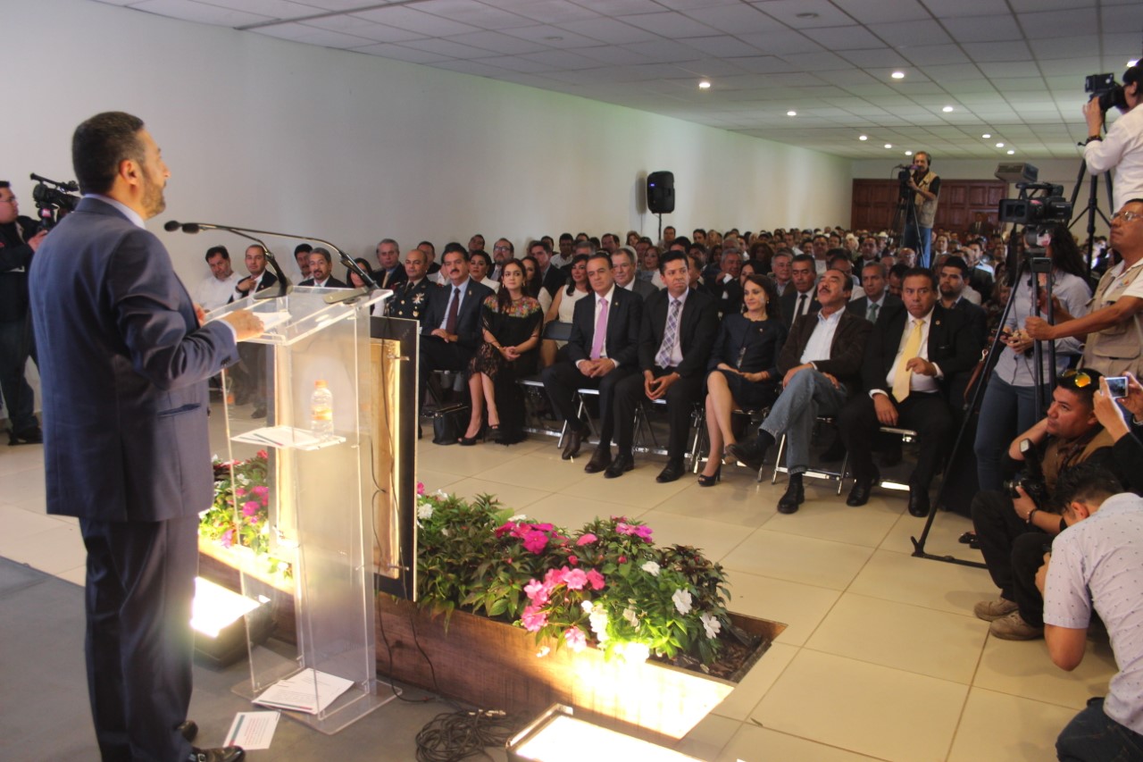 Pátzcuaro retorna a la ruta de la grandeza: Víctor Báez