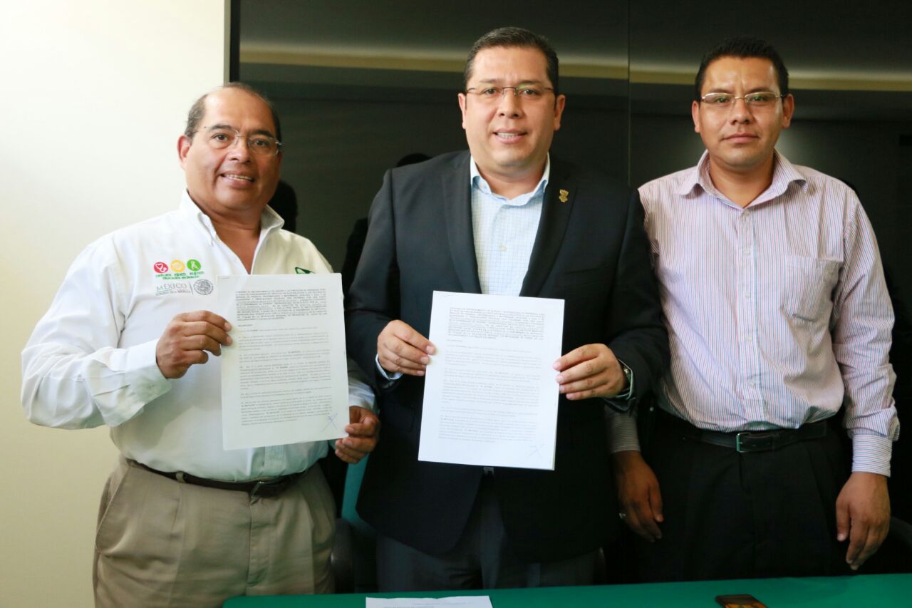 Telebachillerato Michoacán firma convenio de pago con el IMSS