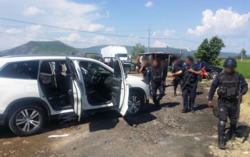 SSP asegura en Tanhuato a dos personas, vehículos, armas, cargadores, cartuchos y droga