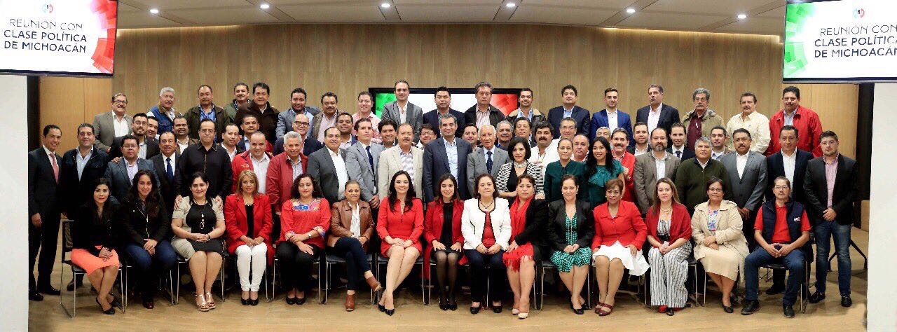 Amplio reconocimiento de enrique Ochoa reza Al comité directivo estatal del PRI en Michoacán