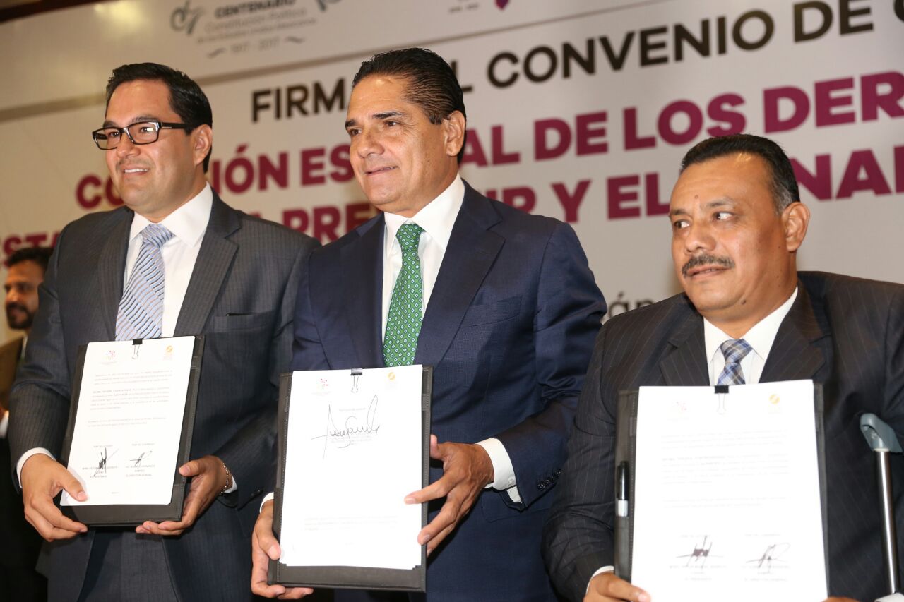 Refrenda Silvano Aureoles colaboración para erradicar discriminación y violencia en Michoacán