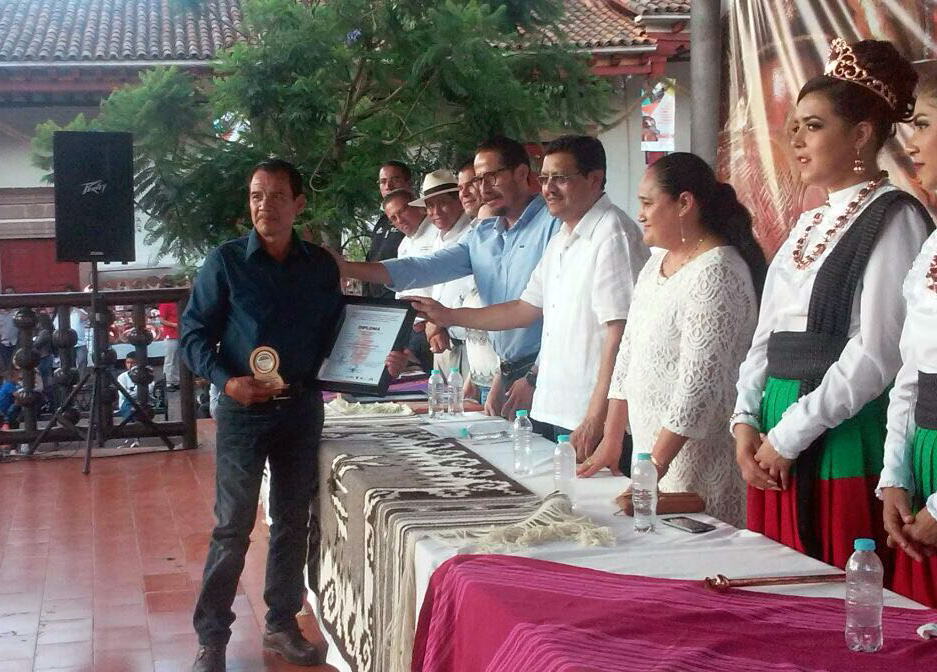 Premian a artesanos del 72 Concurso de Cobre Martillado