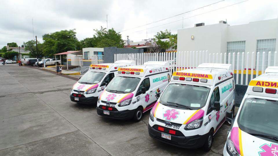 Entrega Gobernador infraestructura de salud y ambulancias en Múgica