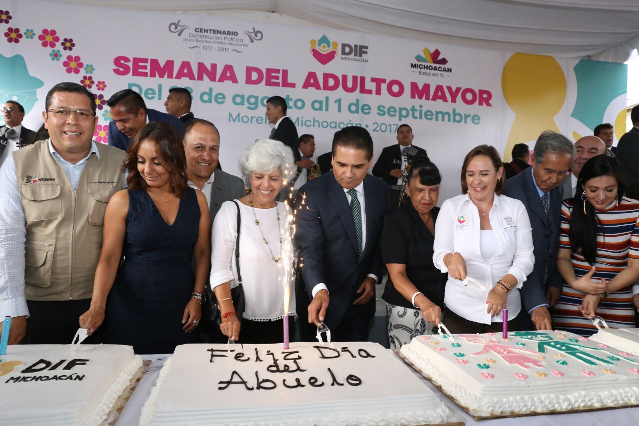 Más y mejores esfuerzos a favor de los adultos mayores: Silvano Aureoles