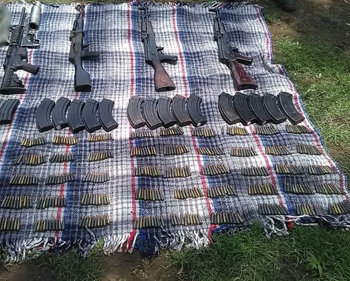 Aseguran Sedena y SSP arsenal en Parácuaro