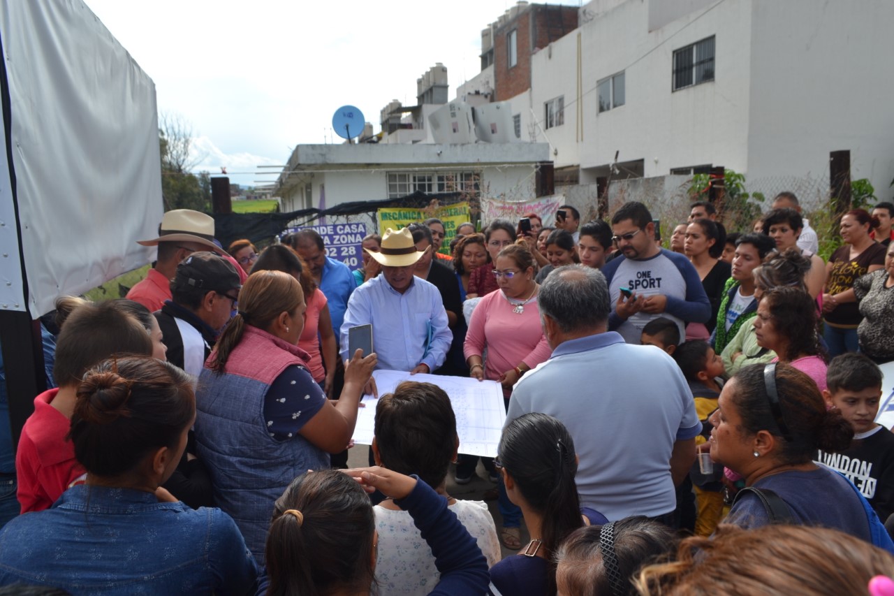 El Regidor de Morelia Salvador Arvizu supervisa obras en Villas de Oriente