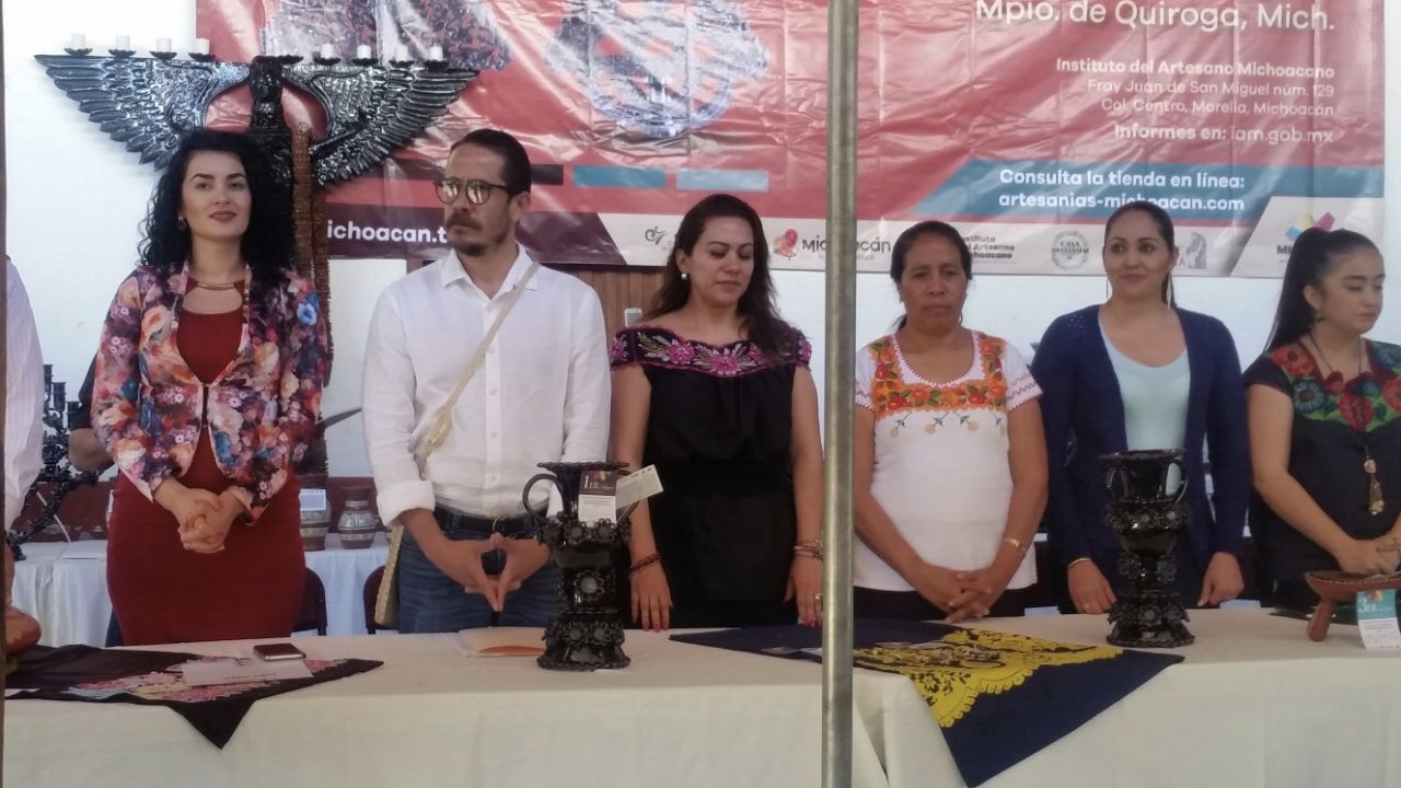 Premia IAM a ganadores del concurso artesanal de Santa Fe de la Laguna