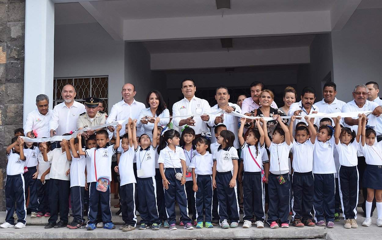 Casi mil 700 escuelas dignificadas en acciones de Gobierno del Estado