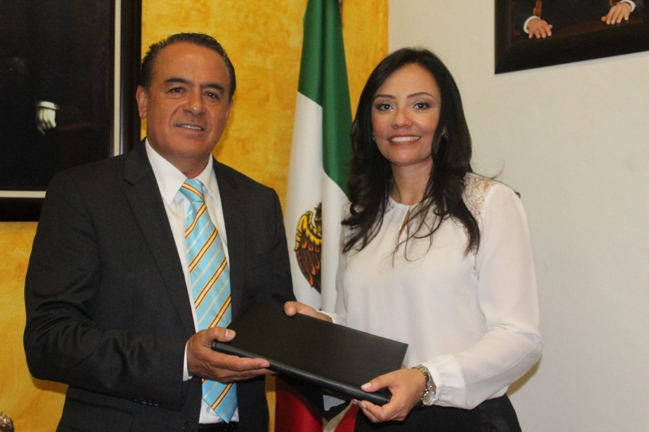 Los representantes del pueblo deben tener el valor de cumplir: Adriana Hernández