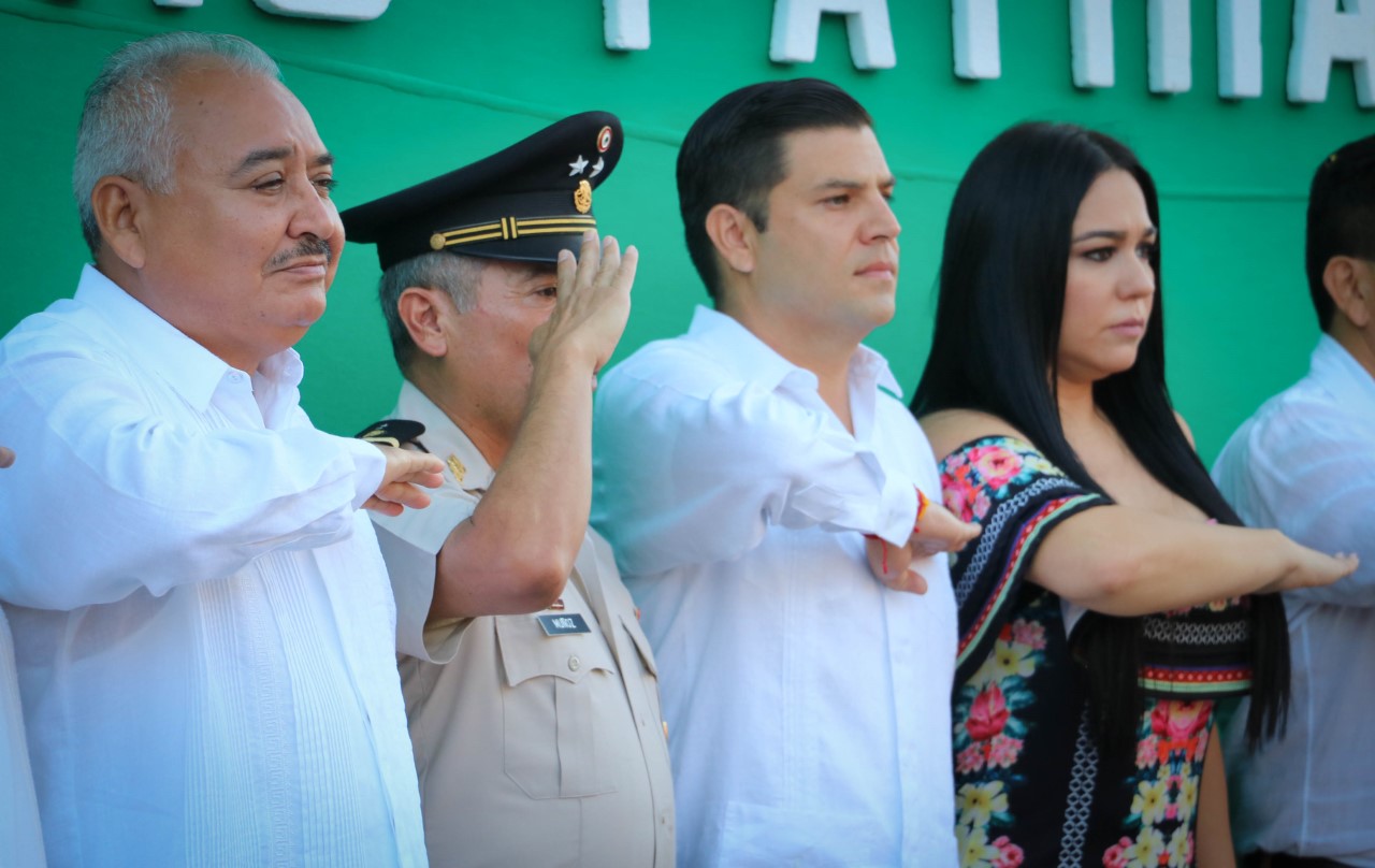 Inician festejos patrios en Apatzingán