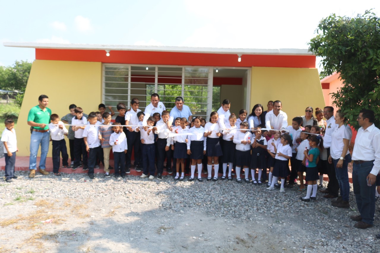 Gobierno de Nueva Italia Inaugura Aulas