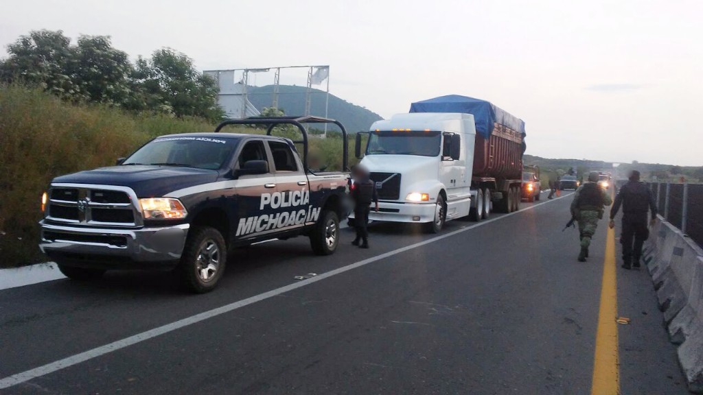 Aseguran Sedena y SSP 35 toneladas de precursor químico en Múgica