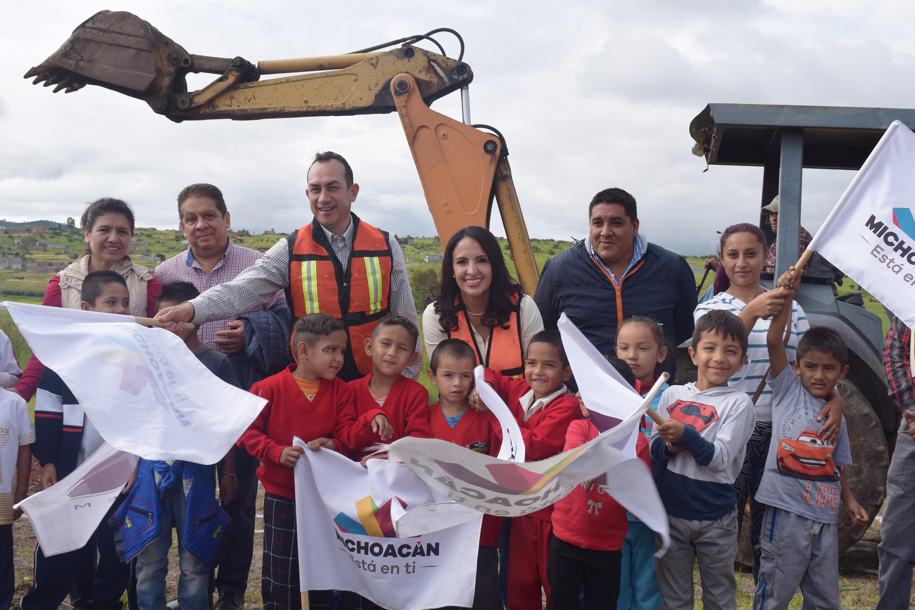 Inicia IIFEEM sustitución de aulas “de palitos” en La Nueva Aldea