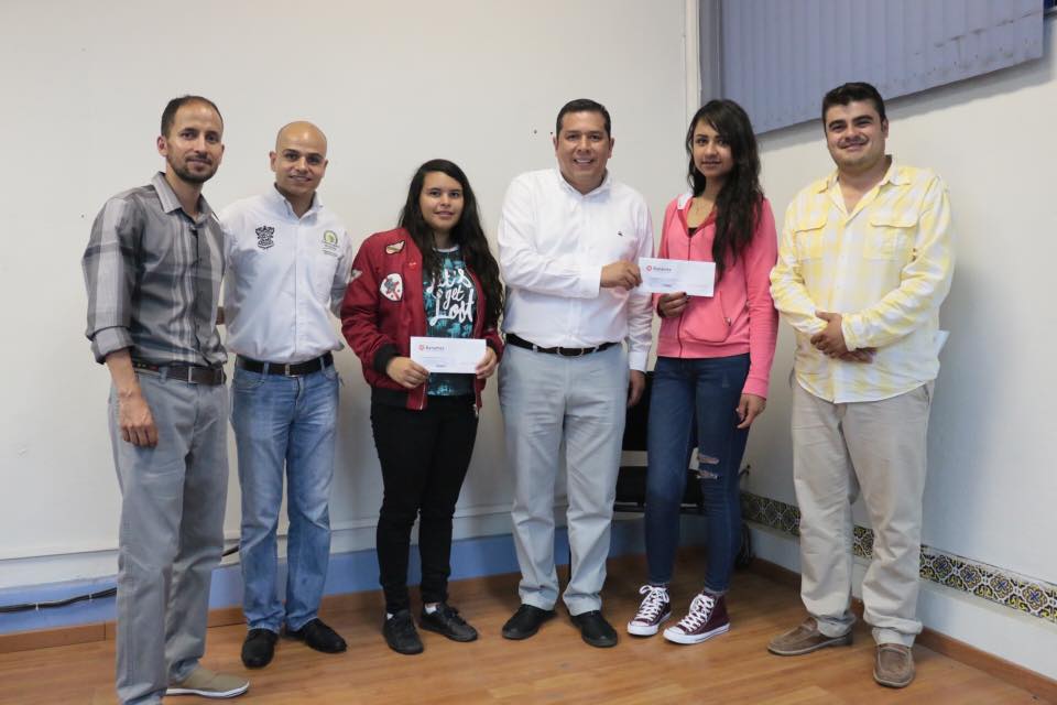 Más de mil estudiantes del Telebachillerato reciben beca de transporte Más de mil estudiantes del Telebachillerato reciben beca de transporte