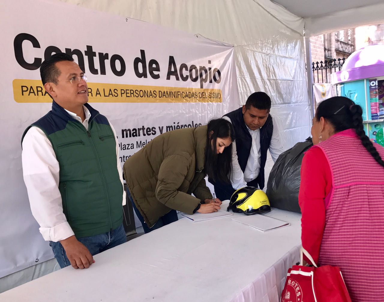 PRD reinstala centro de acopio para damnificados, ahora de Morelos y Puebla