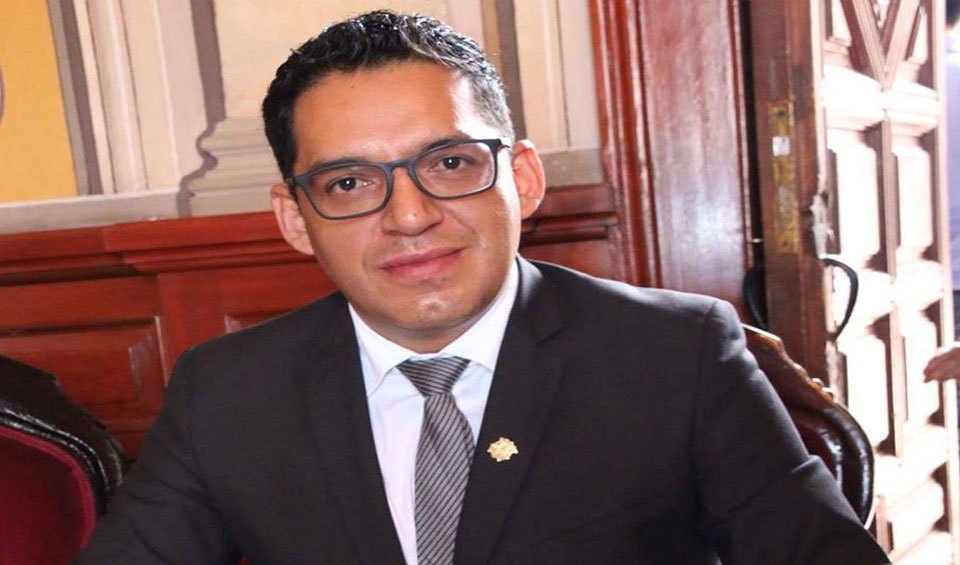 Regidor Osvaldo Ruiz condena ola de violencia contra mujeres.