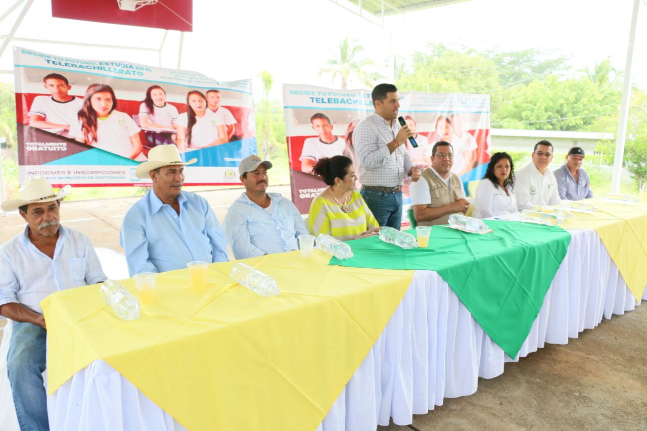 Inicia ciclo escolar en el primer Telebachillerato de Hacienda La Huerta, Apatzingán