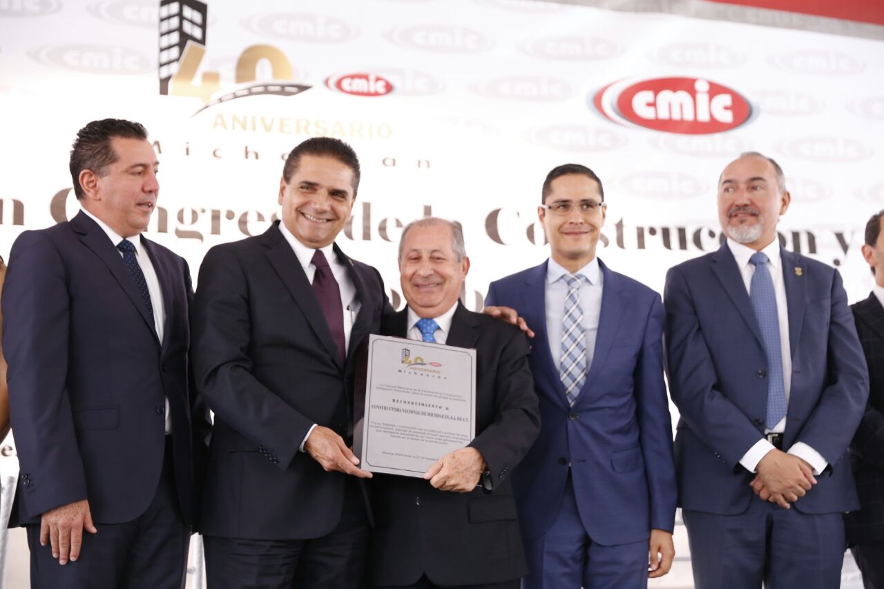 Gobernador, por una gran alianza con constructores para detonar desarrollo de