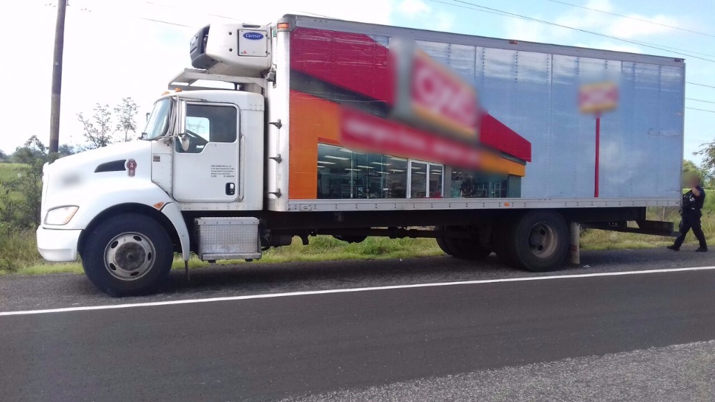 Recupera SSP tráiler de cadena comercial con reporte de robo
