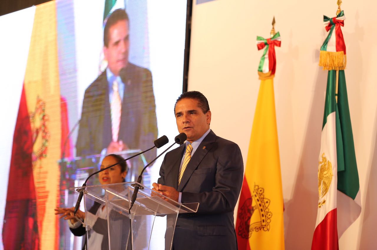 Trabajo legislativo, fundamental para la vida democrática del país: Silvano Aureoles