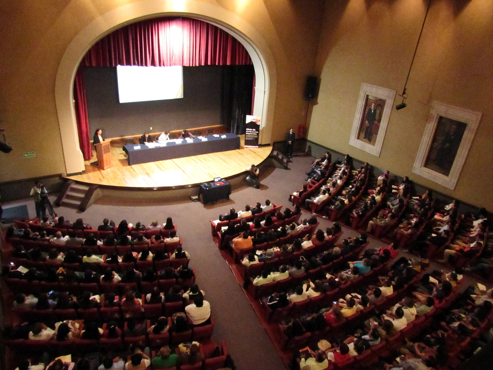 Concluye SFA ciclo de conferencias por la profesionalización