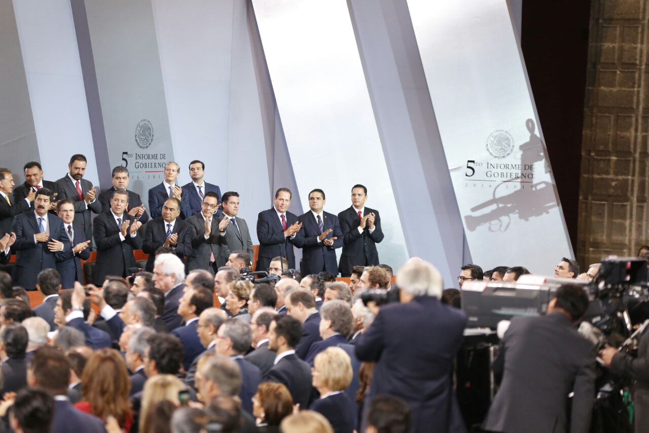 Acompaña Silvano Aureoles a Presidente Peña Nieto en 5o Informe