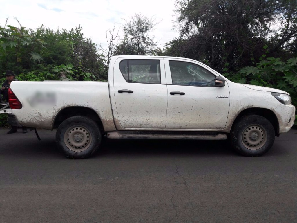 Asegura SSP dos vehículos y arma en Ixtlán