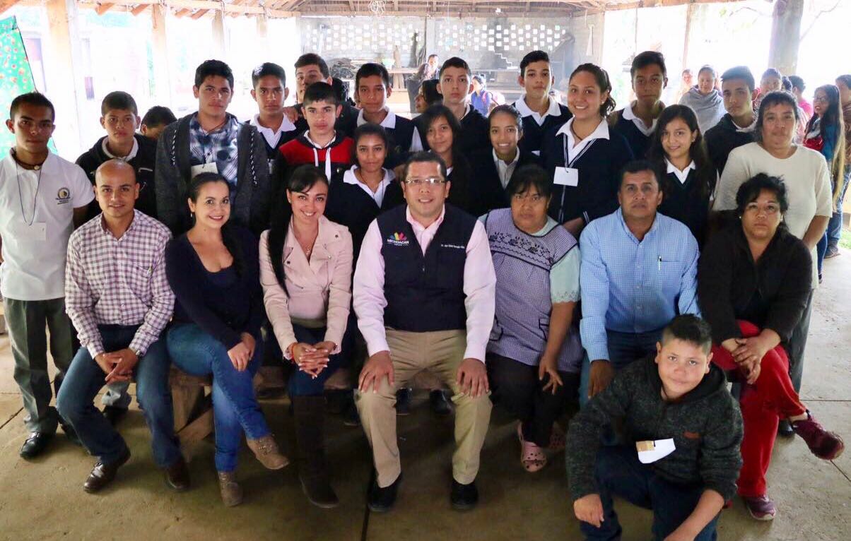 Inicia ciclo escolar en la extensión del Telebachillerato en Uruapan
