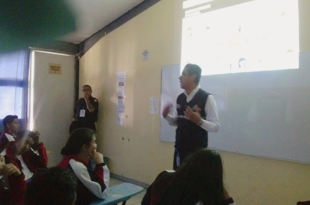 Fomenta SSP prevención con jóvenes en ciberdelitos y extorsión telefónica